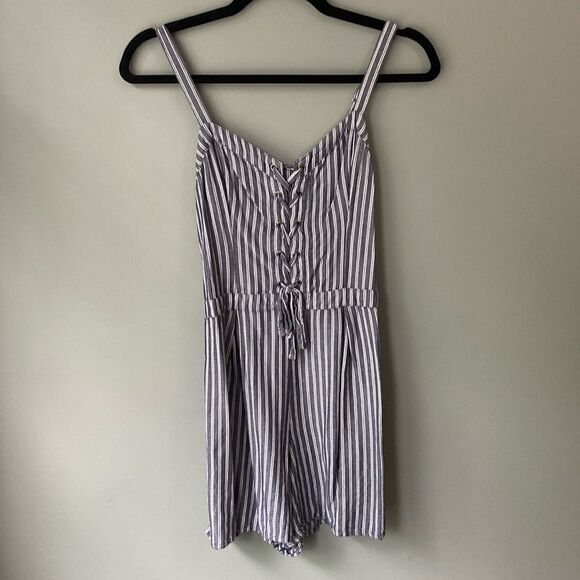 Hollister Romper  - Picture 1 of 7